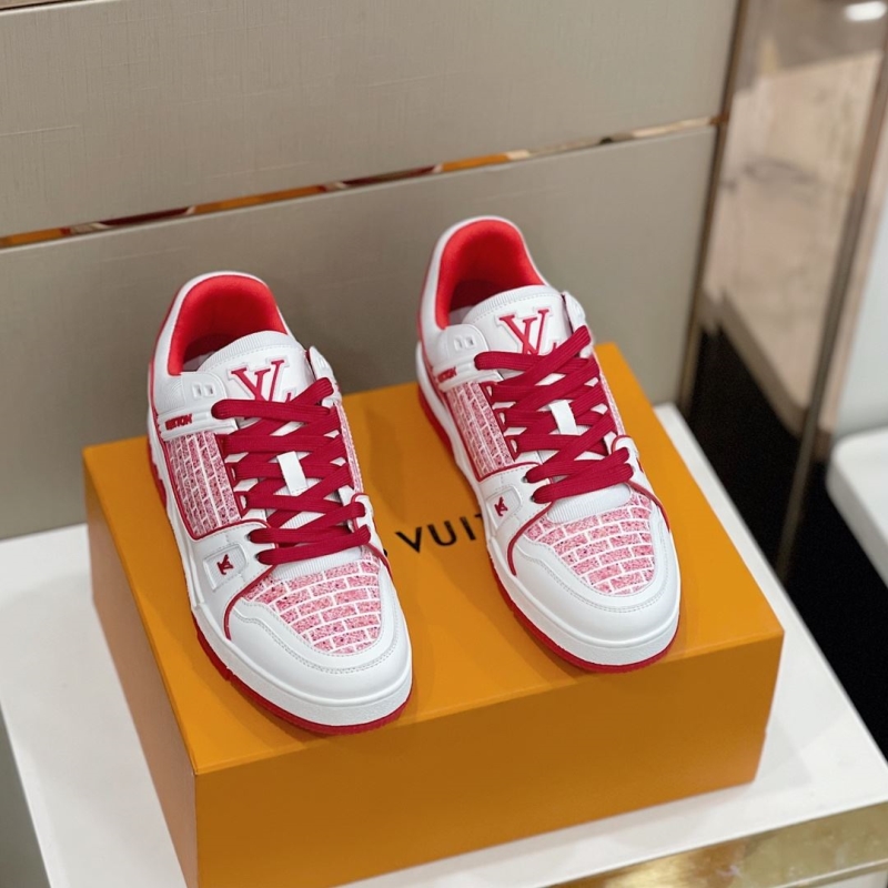 l**is V*t*n sneakers